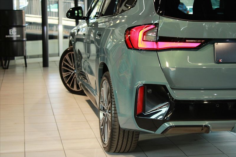 BMW X1 xDrive23d M Sport Individual - fotka 33 z 36