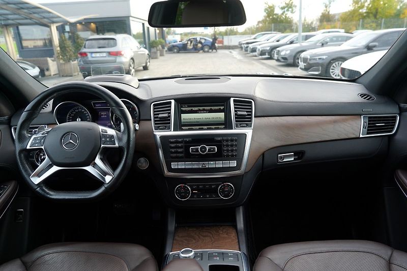 Mercedes-Benz GL 500 V8 AMG/4Matic/NOVÝ MOTOR - fotka 28 z 44