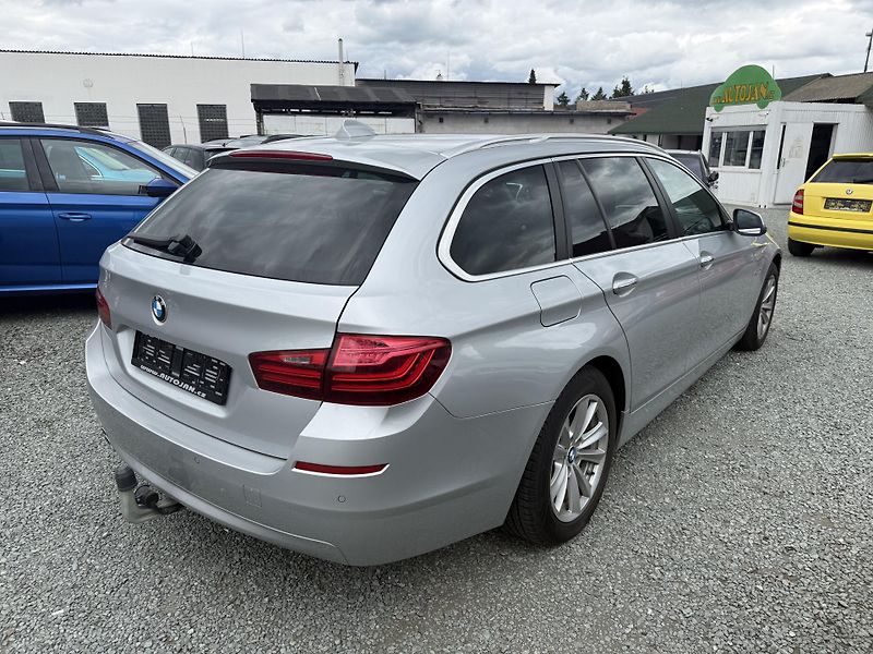 BMW Řada 5 518d Luxury Line - fotka 6 z 13