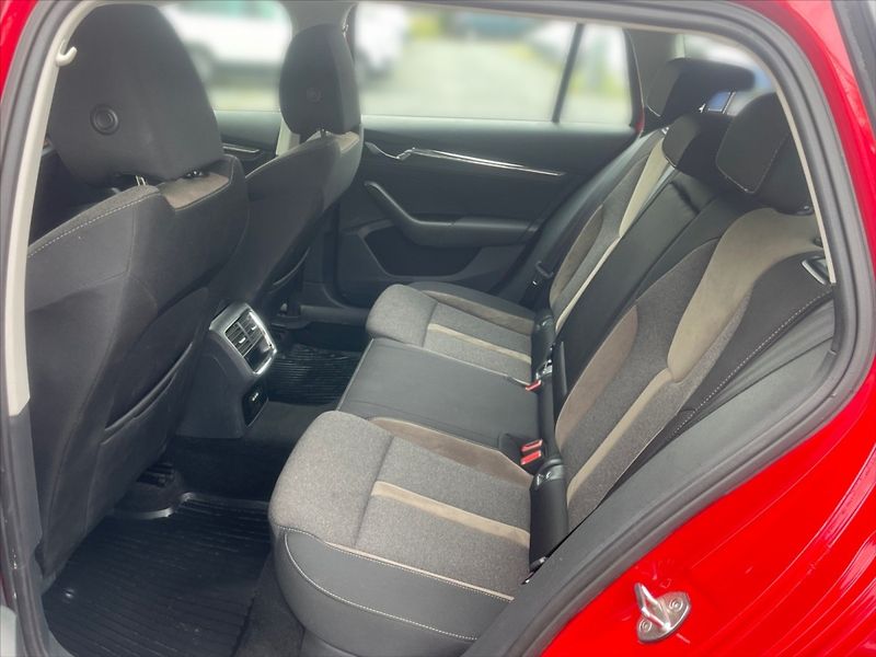 Škoda Octavia 2,0 TDI 147 Scout 4x4 DSG - fotka 8 z 11