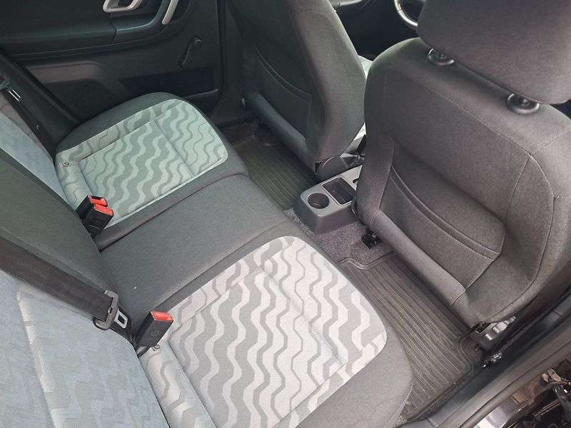 Škoda Fabia (2008) 1.4i 63kW -AUT.KLIMA-TEMPOMAT - fotka 23 z 30