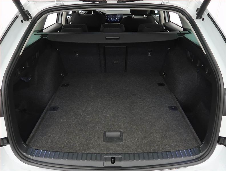 Škoda Octavia (2023) Ambition 2.0 TDI, Automat - fotka 14 z 30