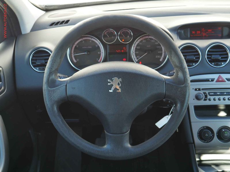 Peugeot 308 (2010) 1.6 16V, ČR - fotka 11 z 15