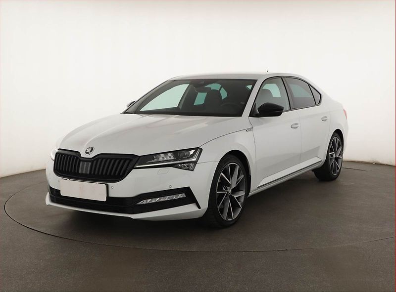 Škoda Superb (2024) Sportline 2.0 TDI - fotka 2 z 26