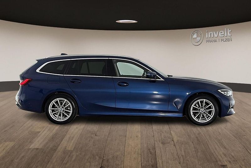 BMW Řada 3 320d xDrive - fotka 2 z 27