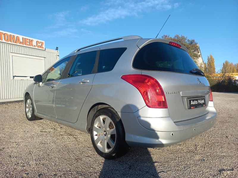 Peugeot 308 (2012) SW 1.6eHDi 82kW Panorama - fotka 6 z 22