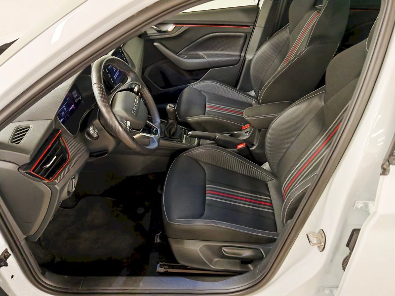 Škoda Scala (2025) 1.0 TSI 85 kW Monte Carlo - fotka 21 z 29