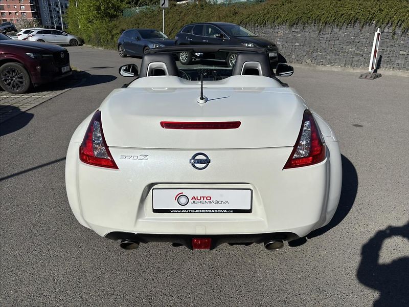 Nissan 370 Z 3,7 i Premium 1.ČR TOP STAV - fotka 4 z 49