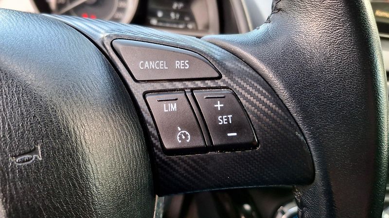 Mazda 2 1.5 benzin 66 kw max. výbava - fotka 27 z 30