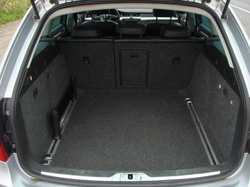 Škoda Superb 2.0 TDi, 125 kW, 4X4, klima - fotka 12 z 30
