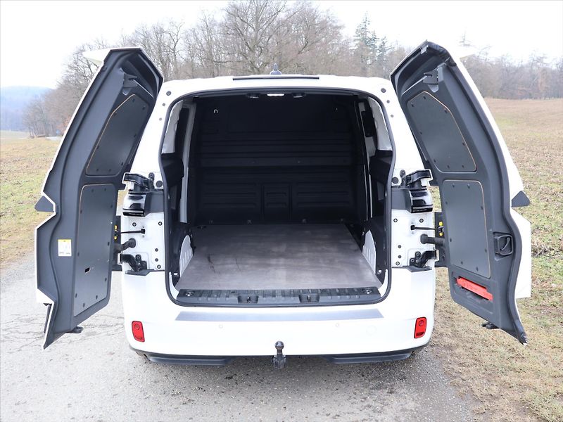 Volkswagen ID.Buzz Cargo 150kW CZ DPH Matrix - fotka 9 z 35