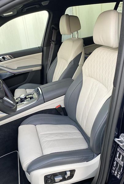 BMW X7 M60i xDrive - fotka 9 z 9