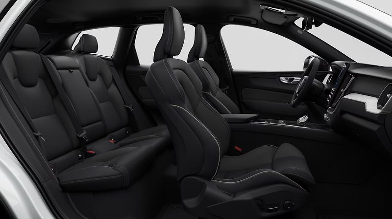 Volvo XC60 (2026) B5 PLUS BLACK + 4SERVIS/ZÁRUKA - fotka 12 z 19