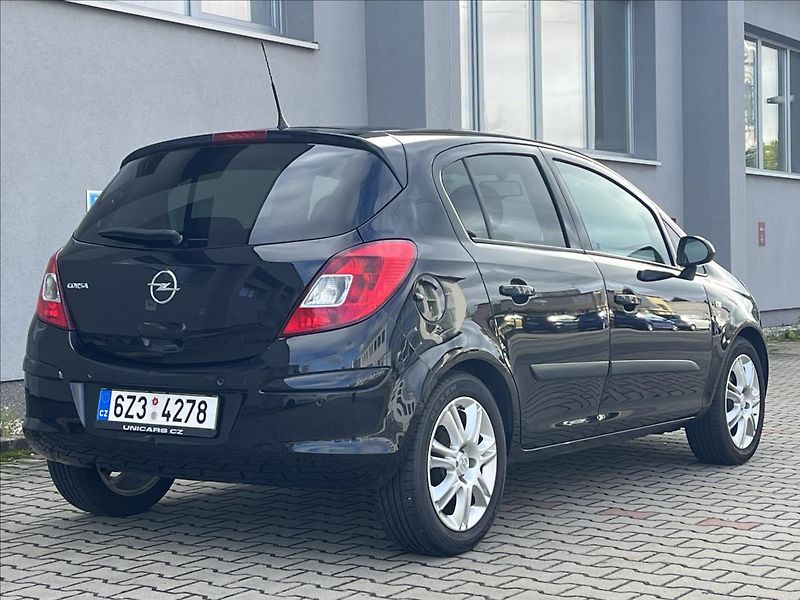 Opel Corsa 1,2 16V  Edition 111 AT - fotka 5 z 30