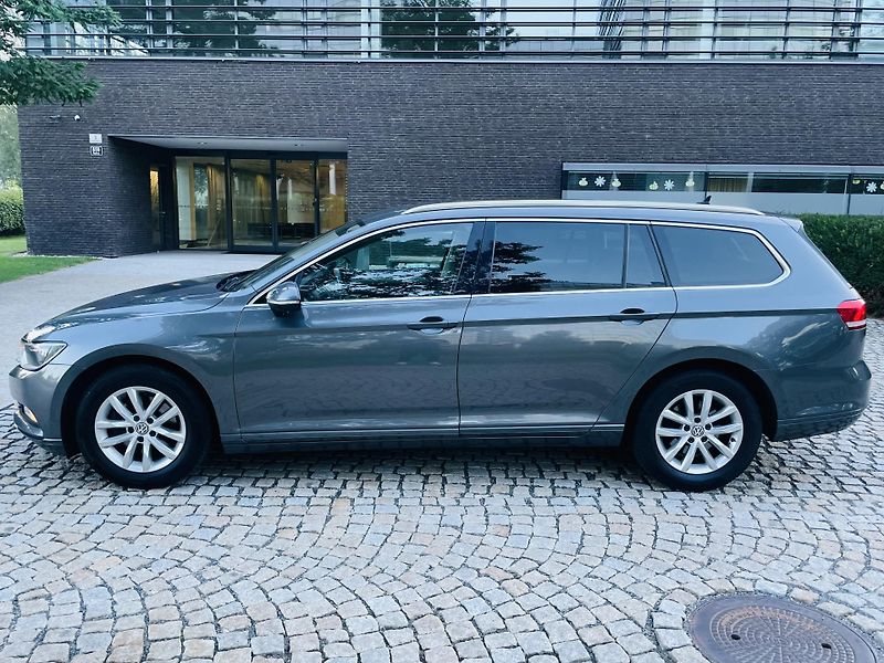 Volkswagen Passat 2.0TDI MANUÁL VÝHŘEV KAMERA - fotka 18 z 47