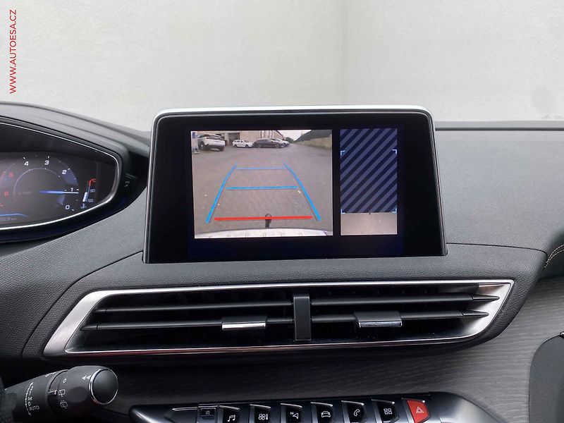 Peugeot 5008 (2018) 2.0 HDi, GT, AT, LED, panor - fotka 17 z 19