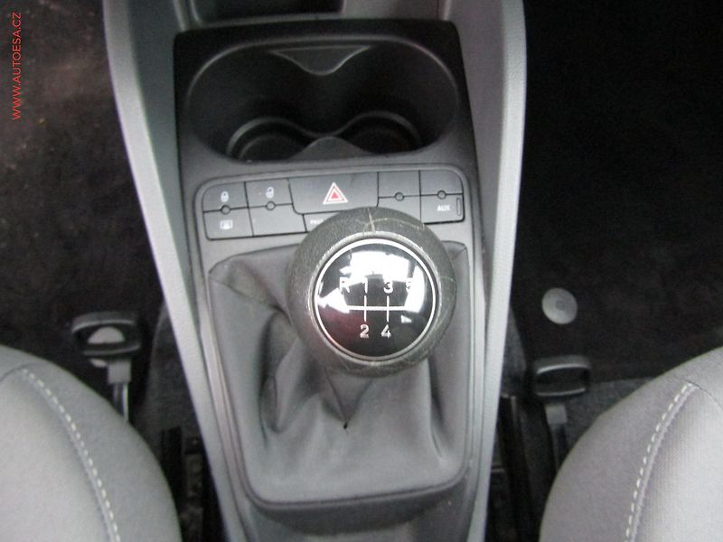 Seat Ibiza (2010) 1.6 TDi, ČR, Style - fotka 13 z 15