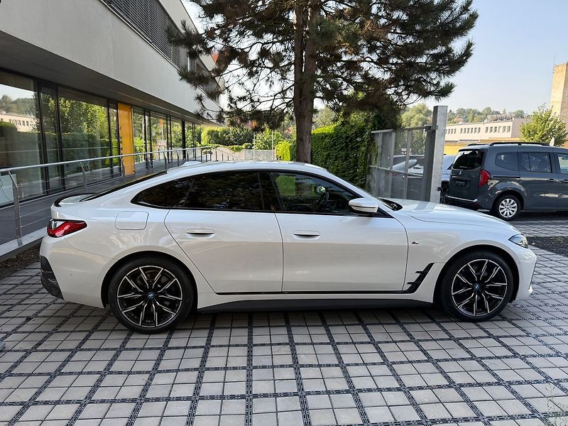 BMW Ostatní eDrive 40 LASER H&K HUD Mpaket - fotka 44 z 46