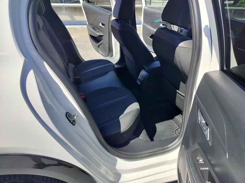 Peugeot 208 e, navigace - fotka 21 z 25