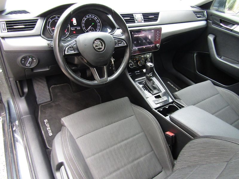 Škoda Superb (2018) 1.6 TDI 88kW DSG - fotka 13 z 38