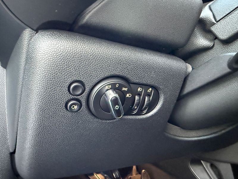 Mini Cooper SE 135kW ACC / Edice Mosaert - fotka 28 z 34
