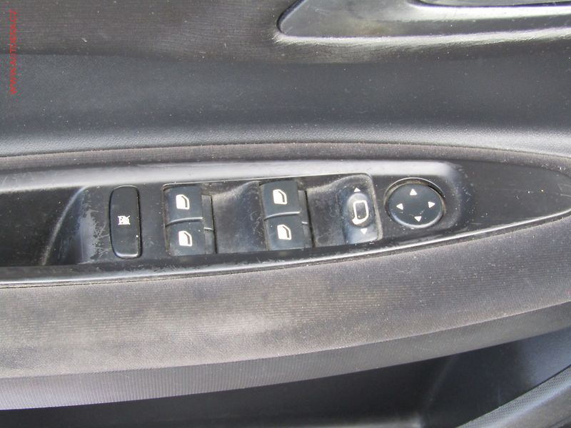 Citroën C4 (2006) 1.6 HDi, Klima - fotka 11 z 17