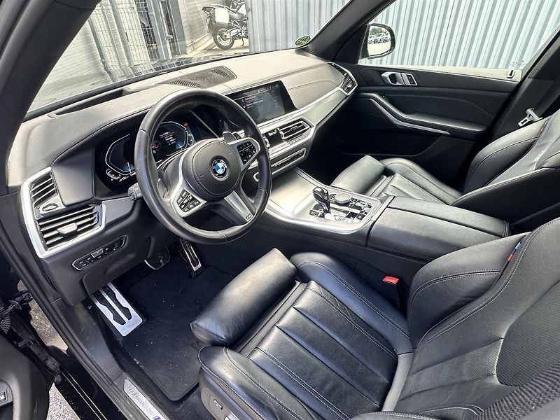 BMW X5 xDrive45e - fotka 5 z 17