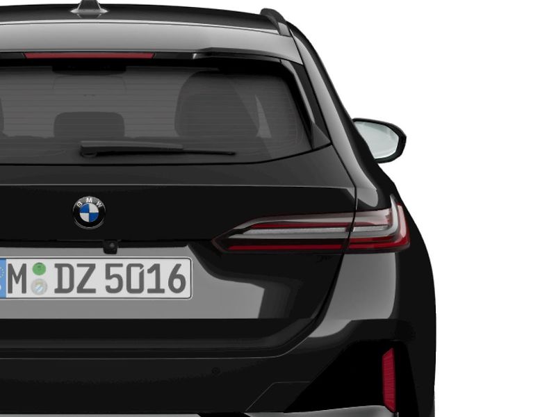 BMW Řada 5 (2026) 540d xDrive Touring - fotka 5 z 10