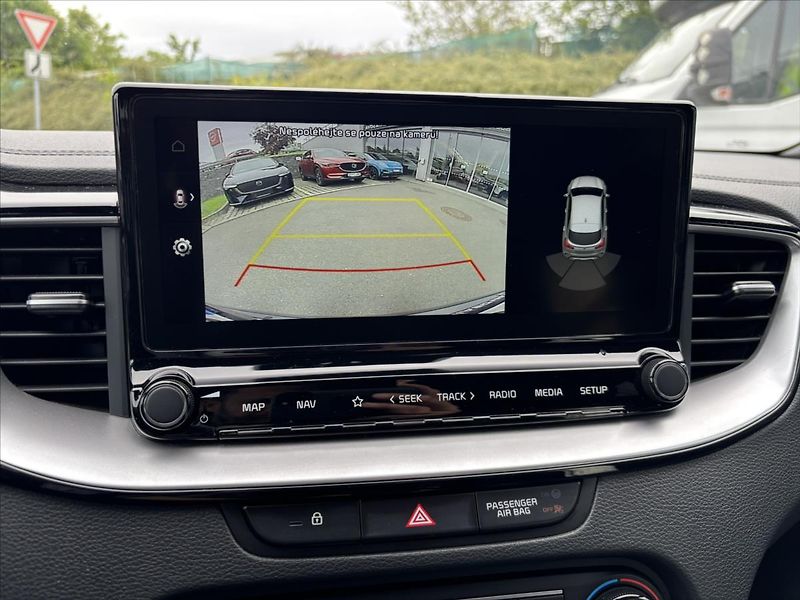 Kia XCeed 1,5 AT Black Edition ZÁRUKA - fotka 19 z 47