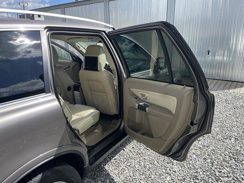 Volvo XC90 2.5TDi D5 200PS AWD R-DESIGN!! - fotka 126 z 180