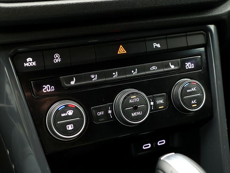 Volkswagen T-Roc 1,5 TSI 110kW DSG Sport LED - fotka 22 z 30
