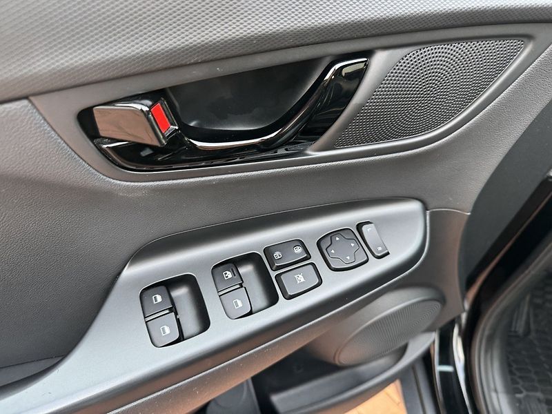 Škoda Fabia (2015) 1.2TSi Digi Klima Tempomat BT - fotka 24 z 48
