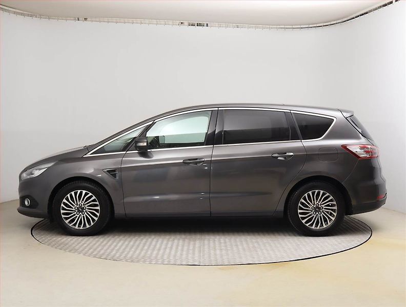 Ford S-MAX (2019) 2.0 EcoBlue, 7 míst, Navi - fotka 3 z 22