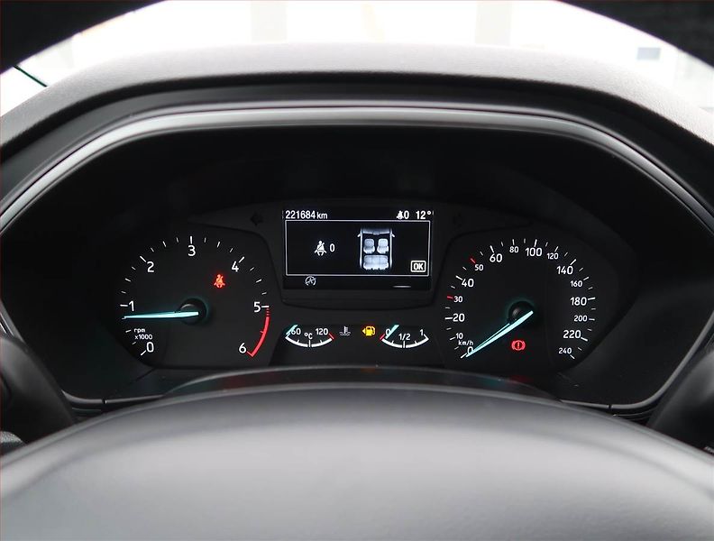 Ford Focus (2018) 1.5 EcoBlue, Serv.kniha - fotka 11 z 17
