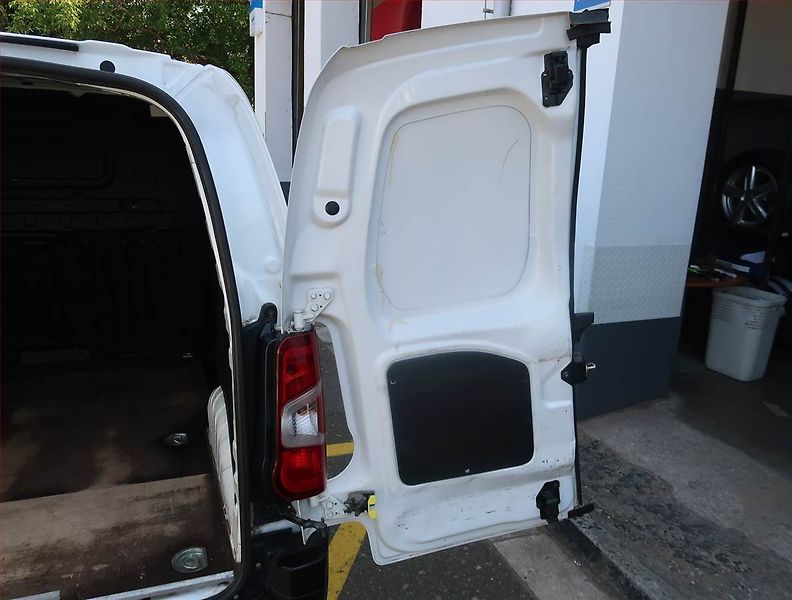 Opel Combo (2022) 1.2 Turbo, ČR, DPH - fotka 12 z 14