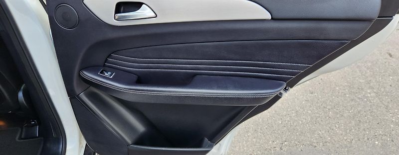Mercedes-Benz Třídy M (2015) ML*350D*4M*20*TAŽNÉ*ADAPT*ASIS - fotka 24 z 50