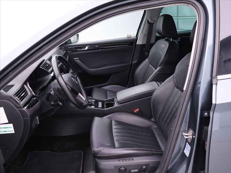 Škoda Superb 2,0 TDI DSG L&K CZ DPH - fotka 13 z 40