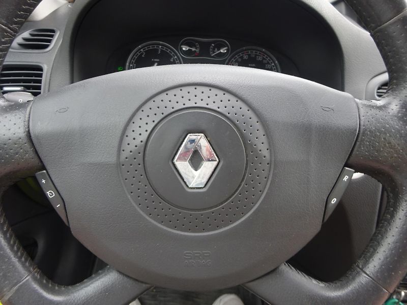 Renault Laguna 2.0dCi 110kW KŮŽE SERVIS DPH - fotka 13 z 24