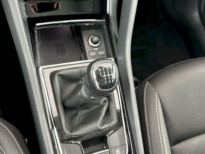 Škoda Karoq (2022) 1.5TSI 110kW Ambition Tour - fotka 24 z 31