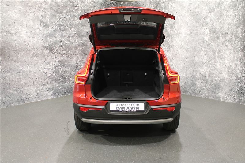 Volvo XC40 2,0 T5 182KW AWD zánovní - fotka 5 z 34
