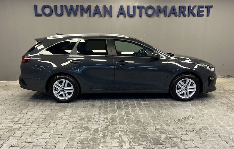Kia Ceed T-GDI Exclusive SW - fotka 17 z 17