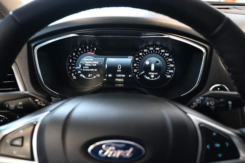 Ford Mondeo (2022) 2.0 140 KW LED SONY ACC 8AT EC - fotka 30 z 41