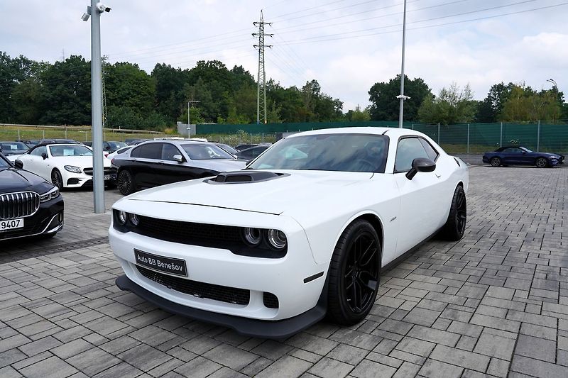 Dodge Challenger 5.7L V8 Hemi/Shaker/kůže/375 P - fotka 2 z 41