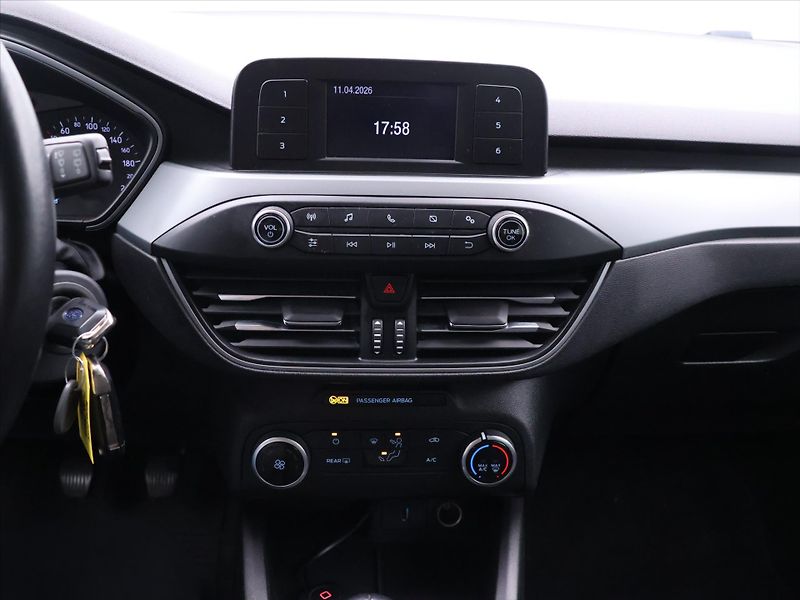 Ford Focus 1,0 EB 92kW CZ DPH 1.Maj. - fotka 18 z 28