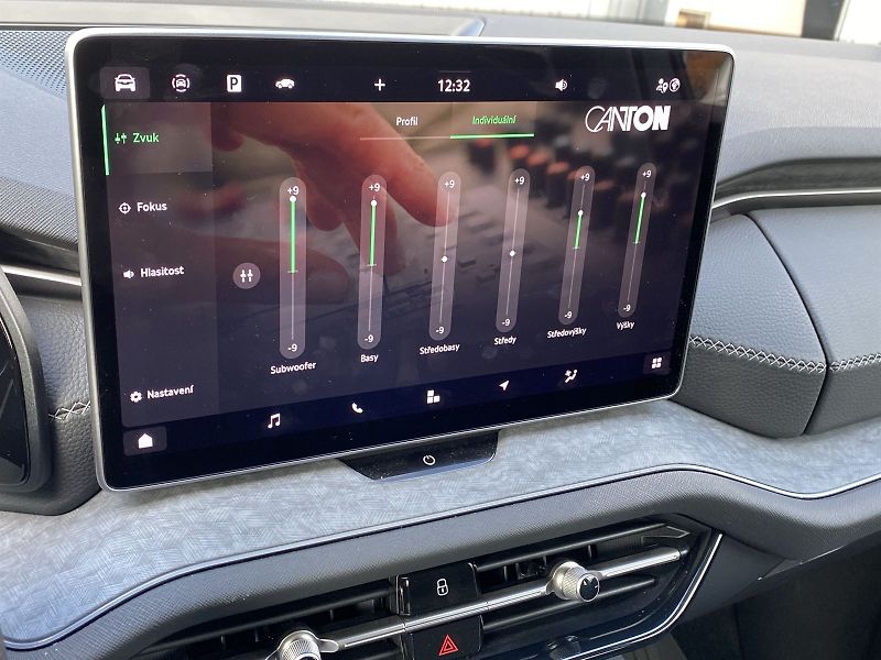 Škoda Kodiaq (2024) 2.0 TDI 4x4 DSG Exclusive Sele - fotka 27 z 49