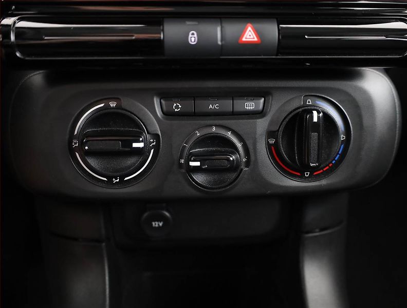 Citroën C3 (2023) 1.2 PureTech, ČR,1.maj - fotka 11 z 16