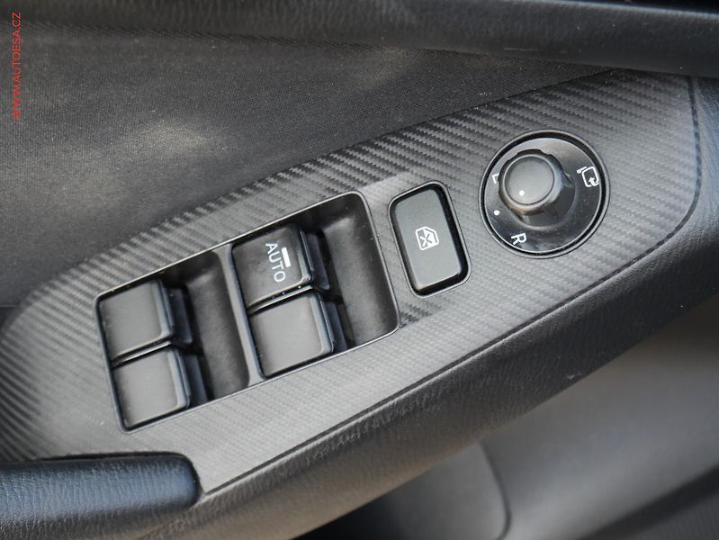 Mazda 3 (2014) 2.0 i, AC, navi, park.asist - fotka 11 z 17