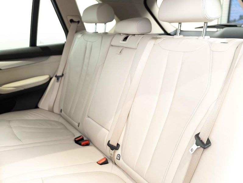 BMW X5 xDrive30d - fotka 22 z 22