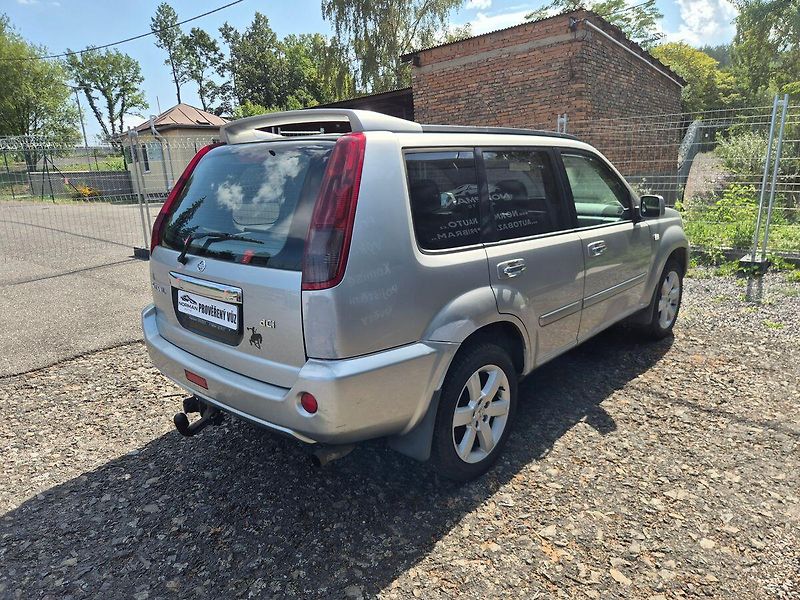 Nissan X-Trail 2.2dCi 100kW 4x4, tažné, webas - fotka 7 z 29
