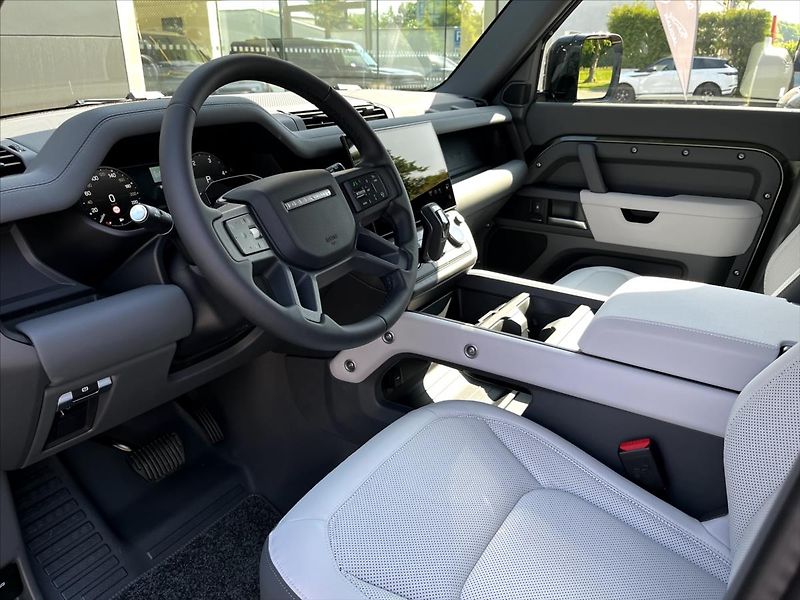 Land Rover Defender (2026) 3,0 110 X-Dynamic SE D200 AWD - fotka 8 z 18